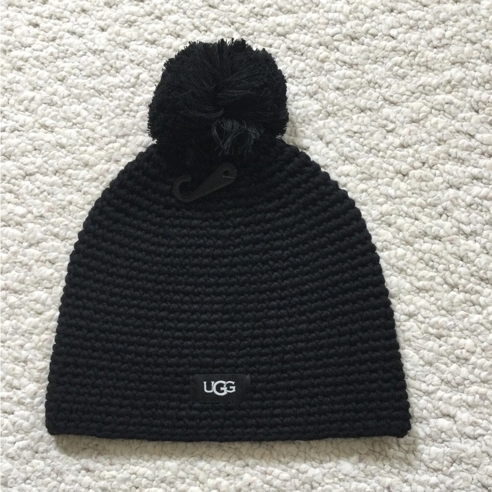 UGG Women’s Black Pom Knit Beanie